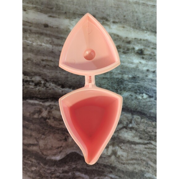 Vintage MCM Retro The Dripless One Pink Plastic Creamer Pitcher Lid Pulmosan - Picture 7 of 8